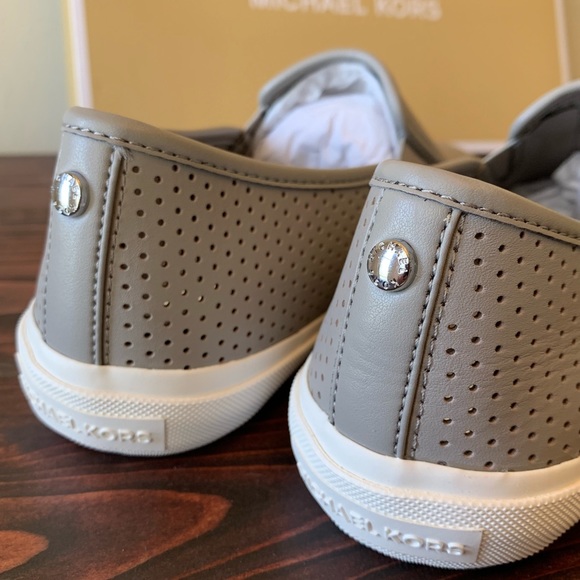 Michael Kors ♥️ slip on shoes - Picture 5 of 7